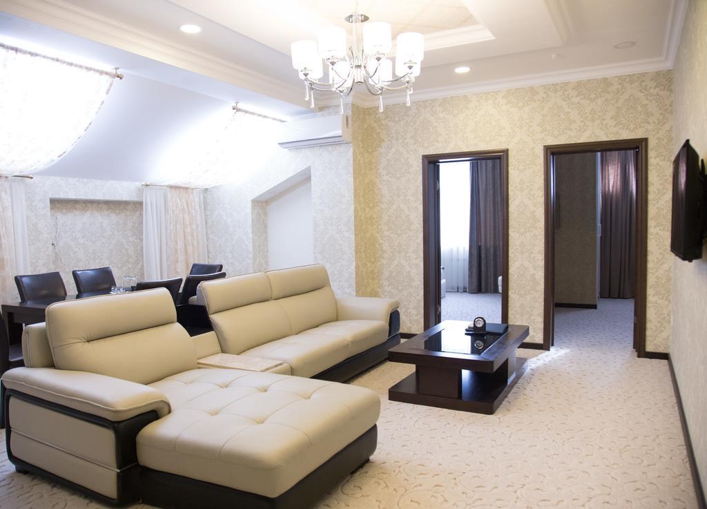 Premier Hotel Biszkek Zewnętrze zdjęcie