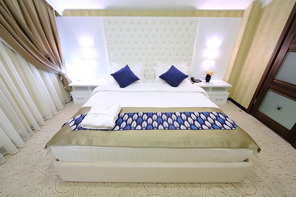 Premier Hotel Biszkek Zewnętrze zdjęcie