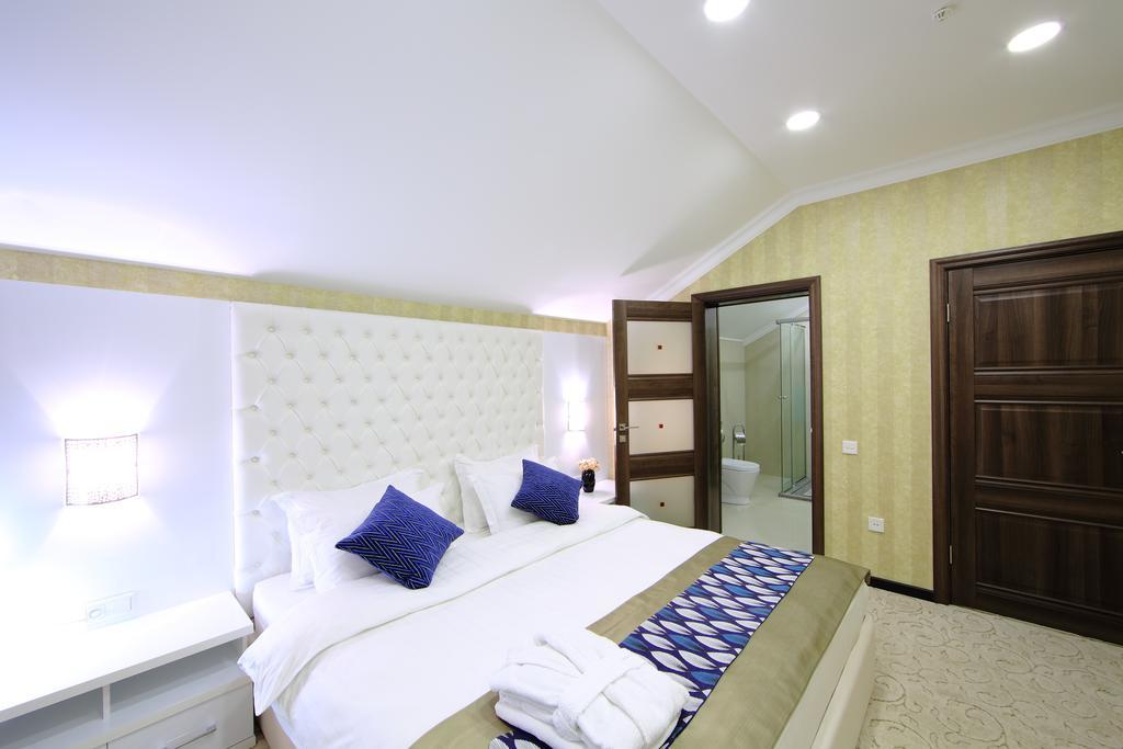 Premier Hotel Biszkek Zewnętrze zdjęcie