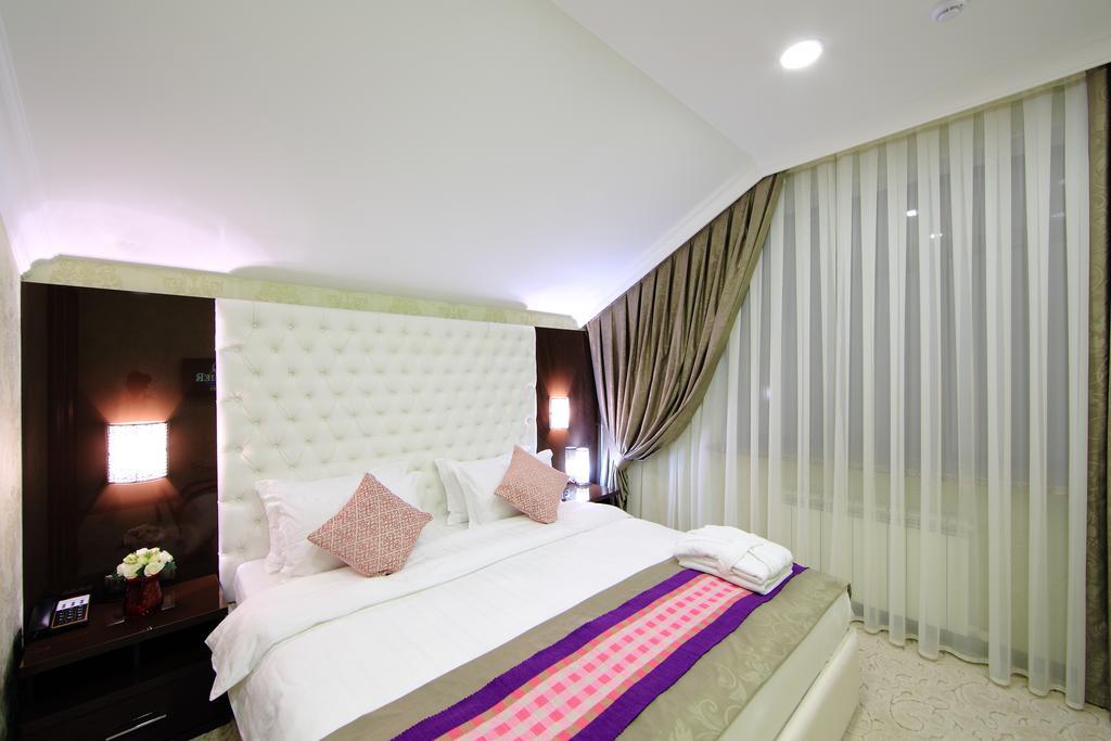 Premier Hotel Biszkek Zewnętrze zdjęcie