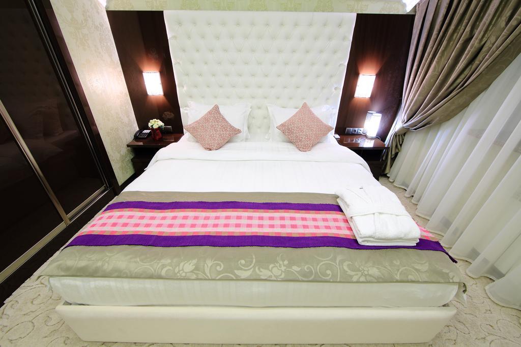Premier Hotel Biszkek Zewnętrze zdjęcie