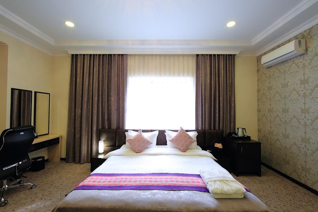 Premier Hotel Biszkek Zewnętrze zdjęcie