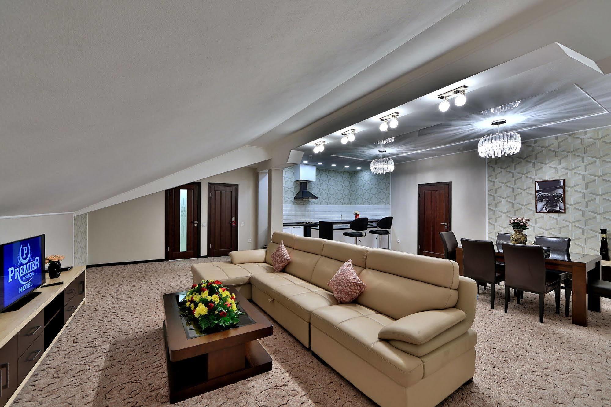 Premier Hotel Biszkek Zewnętrze zdjęcie