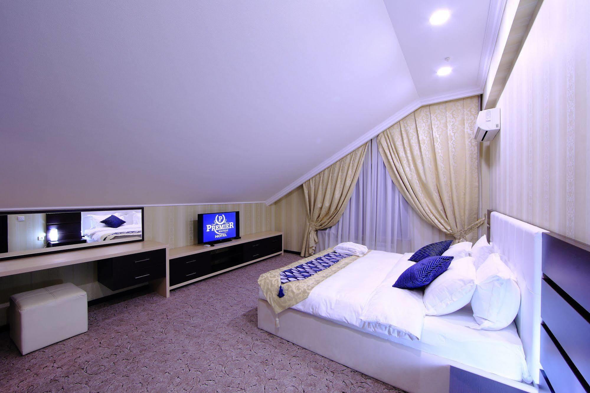 Premier Hotel Biszkek Zewnętrze zdjęcie